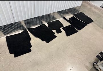 Six Land Rover floor mats $40