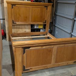 Rustic Farmhouse Style Queen Bed Frame Solid Pine