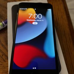 IPHONE 7 Plus 128g unlocked