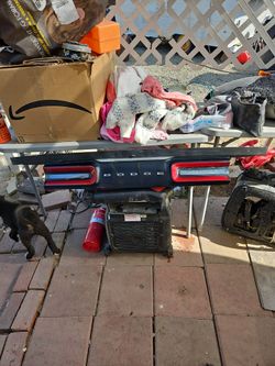 2015-2018 challenger center tail light assembly