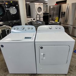 Whirlpool Top Loading Washer And Gas Dryer Set 