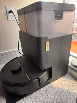 iRobot Roomba Robot Vacuum with Auto-Empty Base