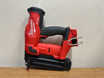 Milwaukee 2746-20 M18 FUEL 18-Volt Lithium-Ion Brushless Cordless Gen II 18-Gauge Brad Nailer (Tool-Only)