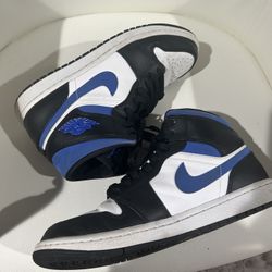 8.5 Air Jordan’s 