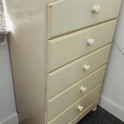 Dresser With 5 Drawers
