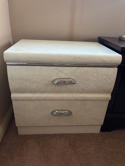 4-Piece Bedroom Furniture Set