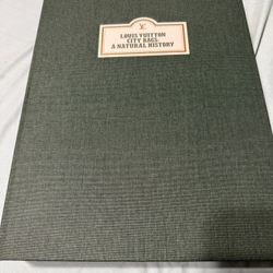 Louis Vuitton City Bags: A Natural History English Version 