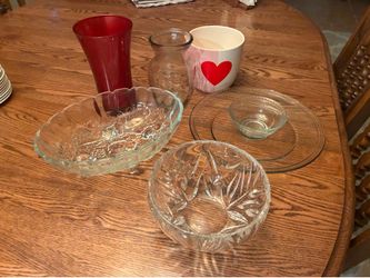 Glassware , cups & saucers , vases