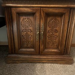 Beautiful, Solid Wood dresser Set