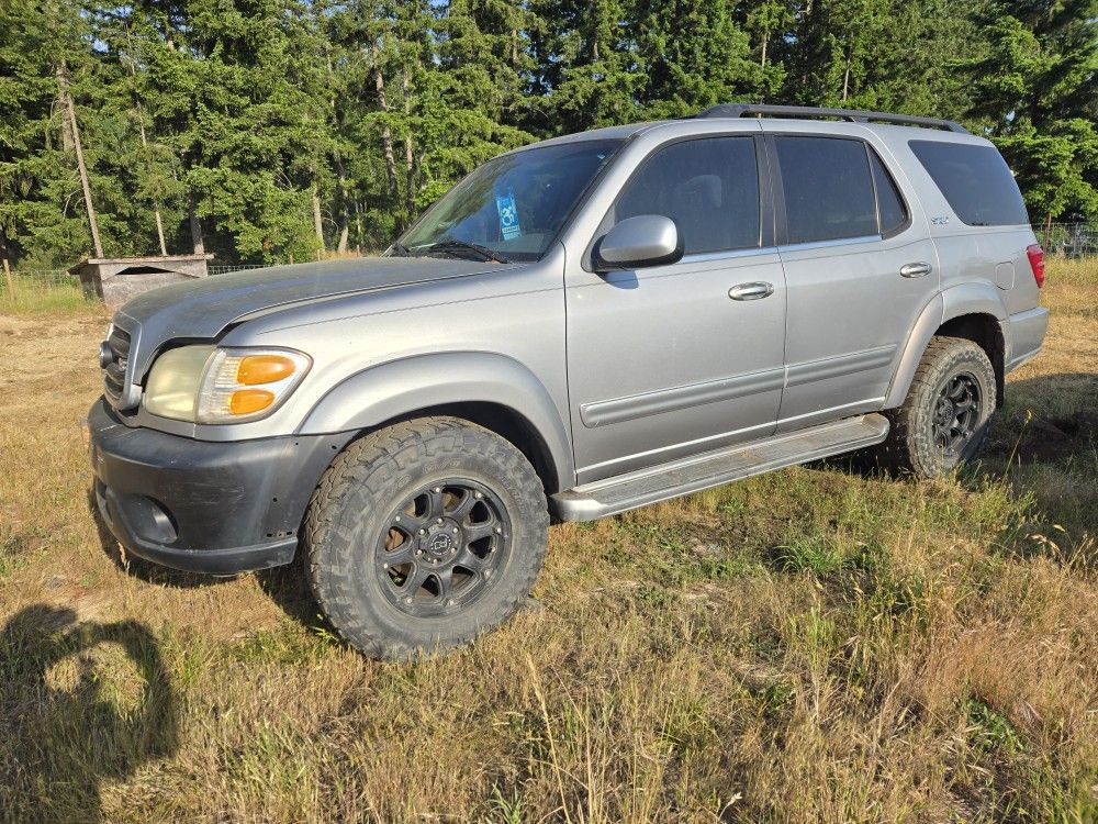 parting out 2002 toyota Sequoia parts
