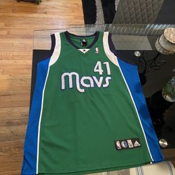 Classic Dirk Nowitzki Jersey