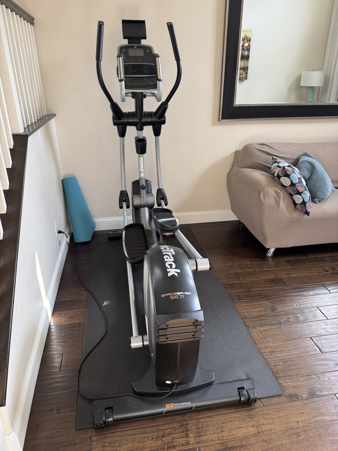 NordicTrack SpaceSaver SE7i Rear Drive Smart Elliptical Black