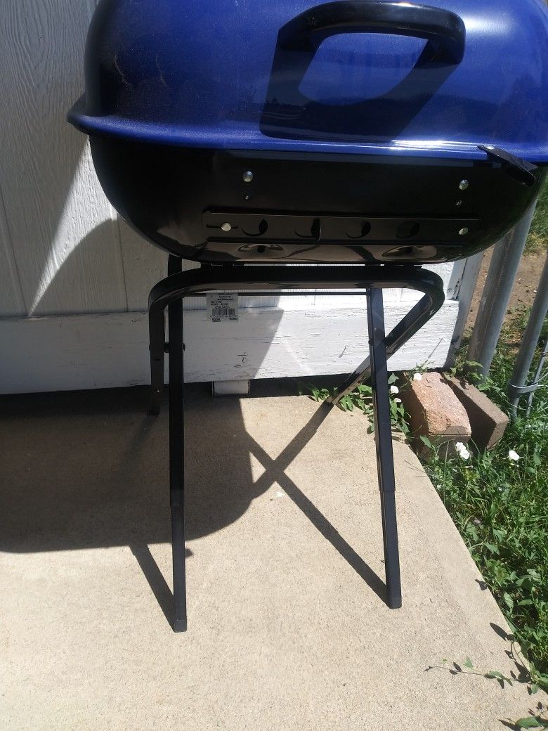 Charcoal BBQ grill