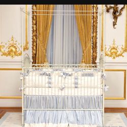 Bratt Decor Iron Venetian Crib