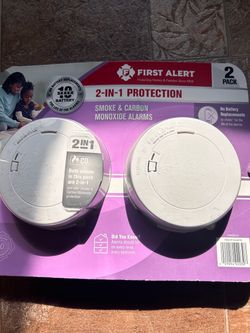 First Alert 2-in-1 Protection Smoke & Carbon Monoxide Alarms Pack of 2