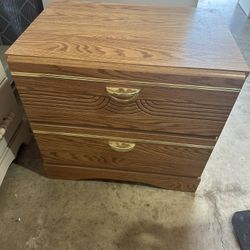 Solid Wood 2-Drawer Nightstand / End Table – Excellent Condition