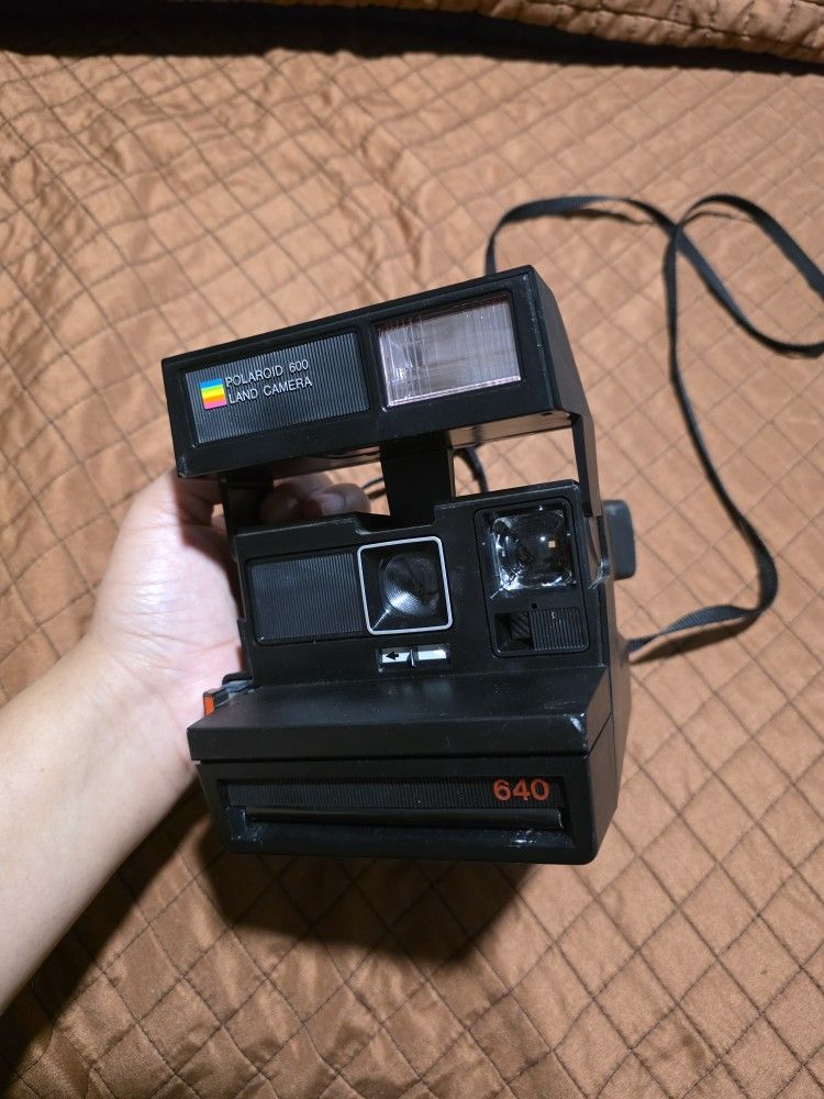 Vintage Polaroid 640 Instant Camara