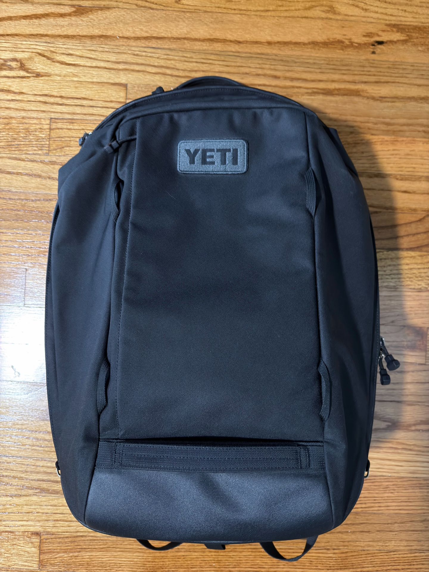 YETI Crossroads 27L Backpack - Black