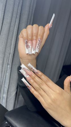 Nails 