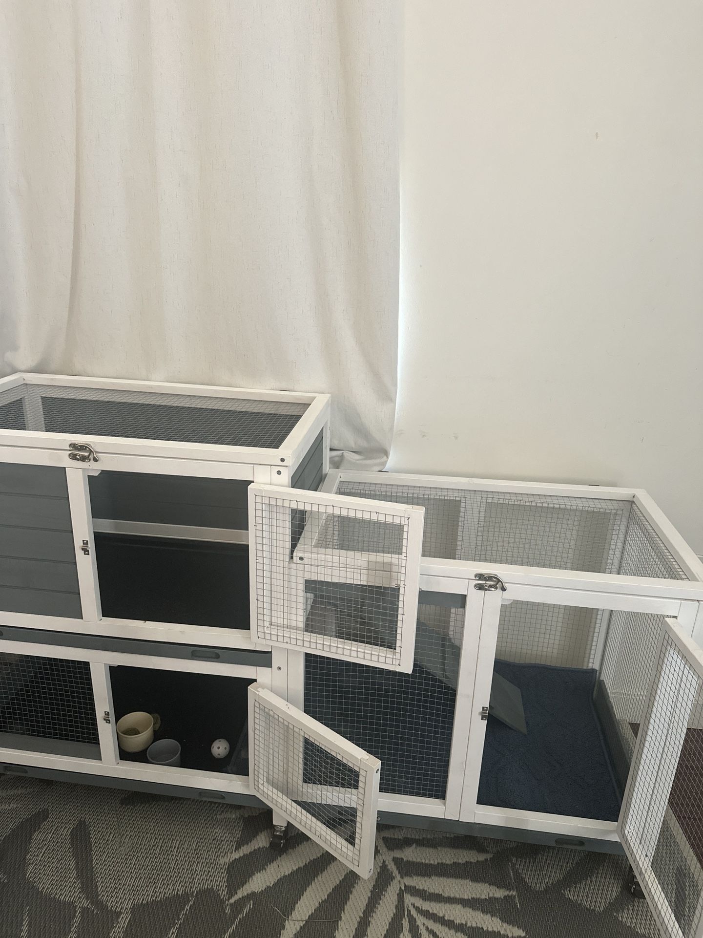 Animal hutch 