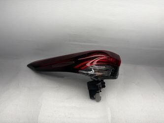 20-24 Toyota Highlander Driver Side LT Tail Light OEM