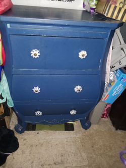 WOOD ACCENT OR VANITEY DRESSER 20 FIRM GREAT CONDITION