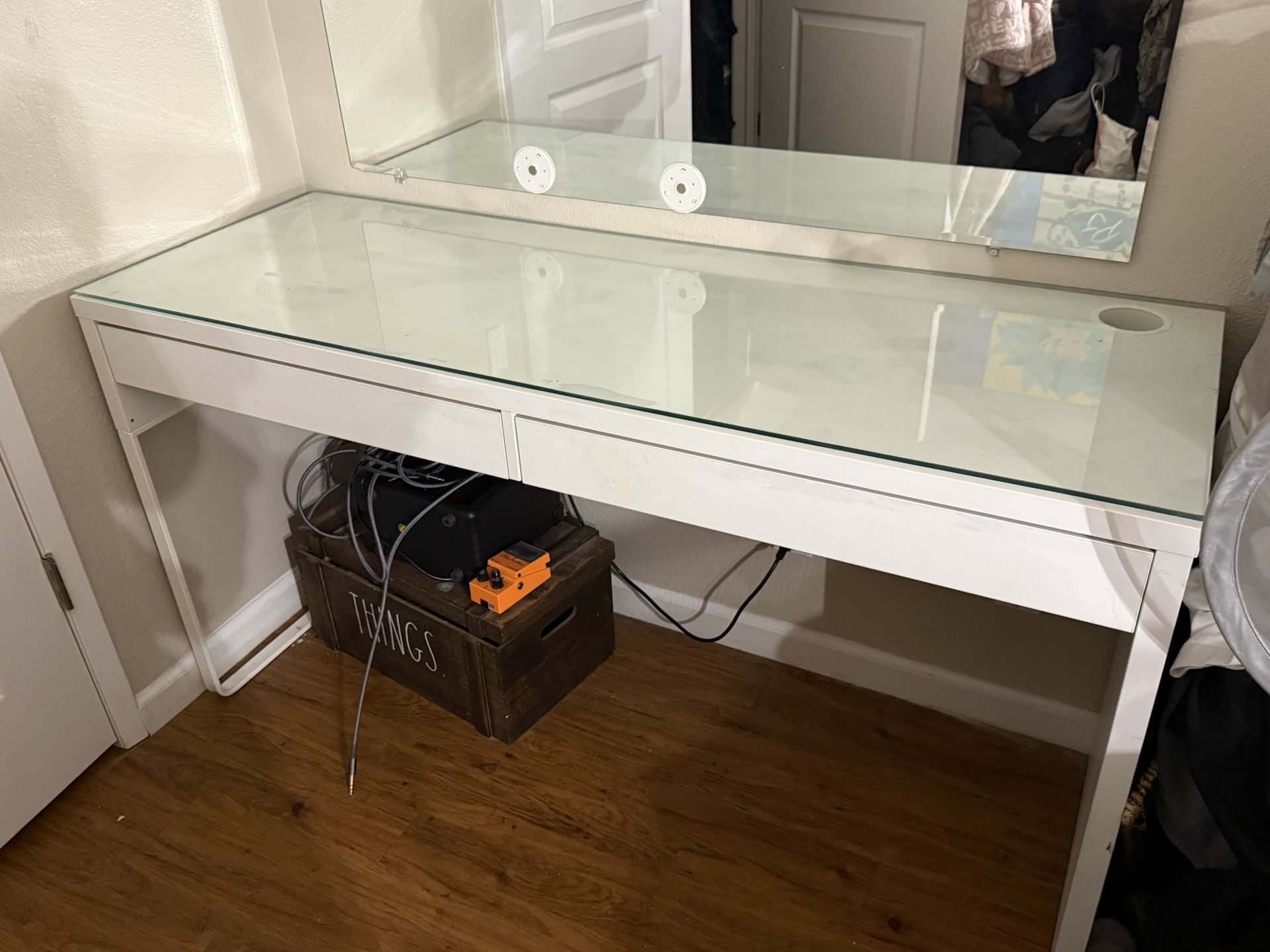 Vanity/desk