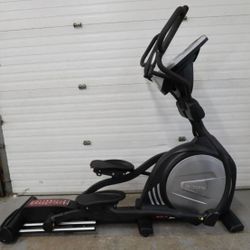 SOLE E35 Adjustable incline elliptical 