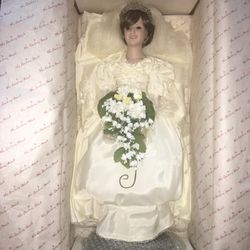 Danbury Mint 1987 Princess Diana Bride Doll