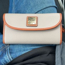 Dooney & Bourke Women’s Wallet