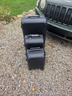 Black Hard Shell Luggage Set 3 Piece