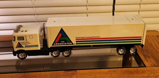 1988 Nylint Steel Pressed Sound Machine Tractor Trailer/The Associates Advertising