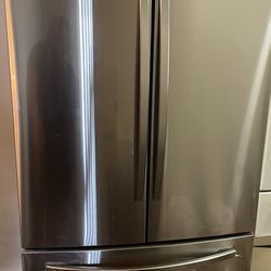 Lightly Used Refrigerator- Samsung