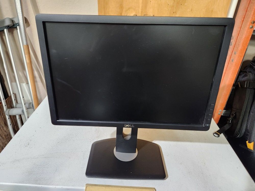 Dell P1913b LCD Monitor
(Used And Working)