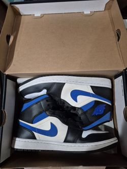Nike Jordan 1 mids 8.5 Black And 9 Racer Blue