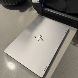 BRAND NEW HP OMNIBOOK 2 IN 1 LAPTOP 