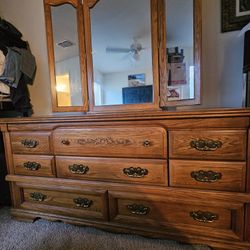 Broyhill Dresser 