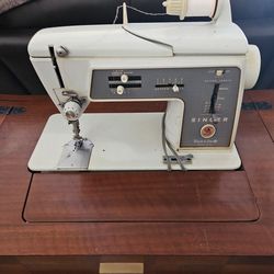 Singer Sewing Machine In Cabinet 