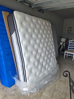 Like New King Mattress