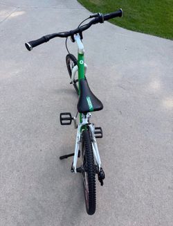 Woom 4 Kids Bike – 20" Wheels – Lightweight & Ready to Ride