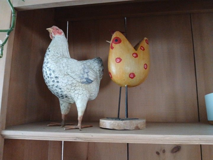 Chickens / Kitchen Decor