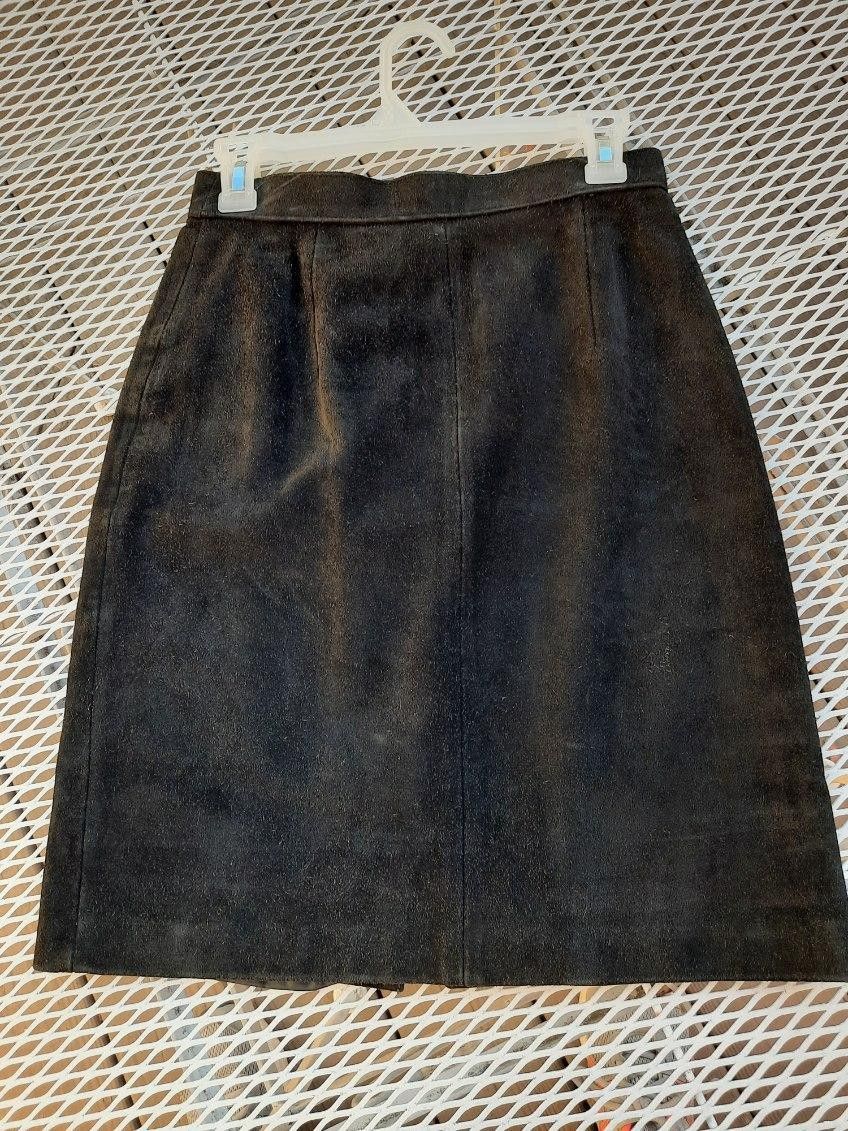 1980'sBlack Suede Skirt Size 9