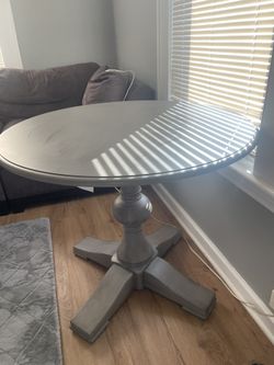 ETHAN ALLEN TABLE