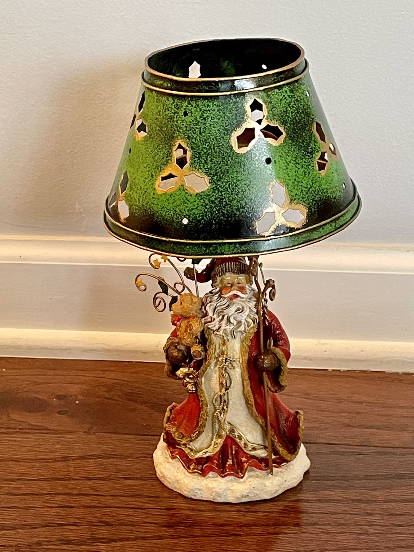 Santa Claus Tea light Candle Holder