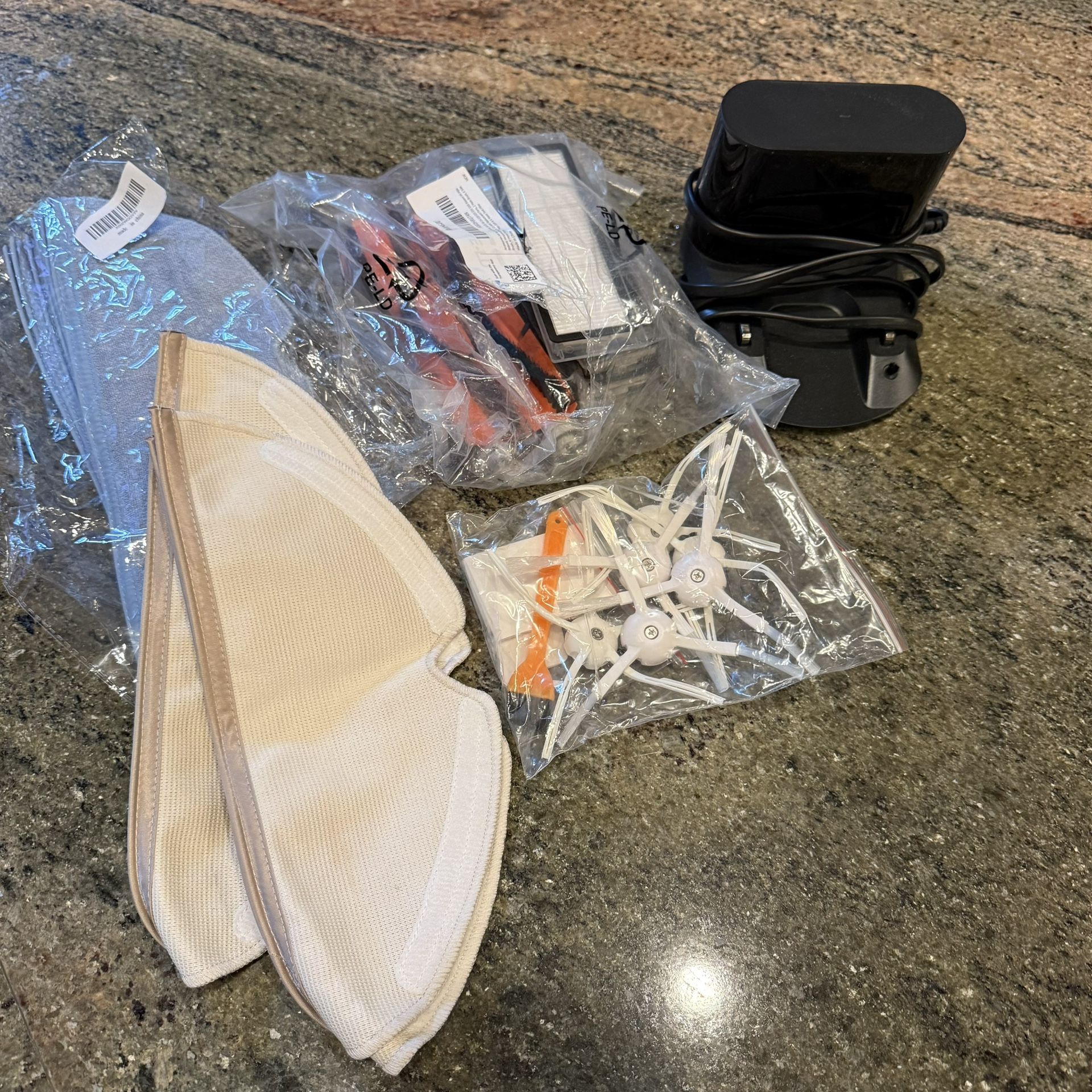 Roborock Vacuum Dock Charger CDZ11RR + Accessory Kit + Mop Cloths