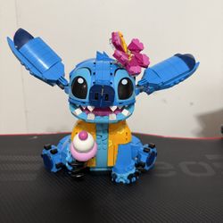 LEGO Disney: Stitch (43249) missing a few pieces, No Instructions, No Box 
