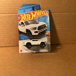 Hot Wheels ‘20 Toyota Tacoma (Milwaukie,OR)