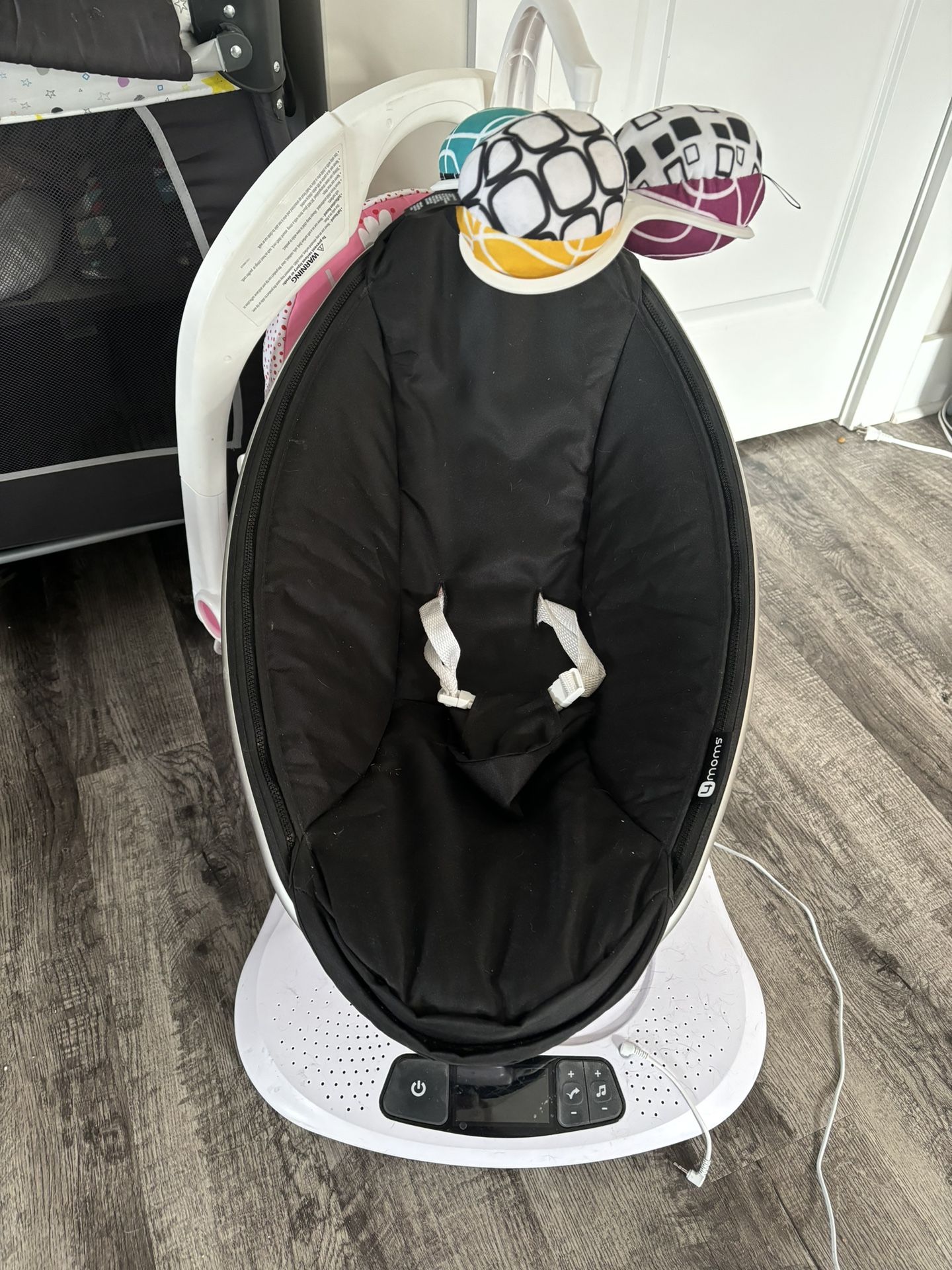 4 Moms Mamaroo