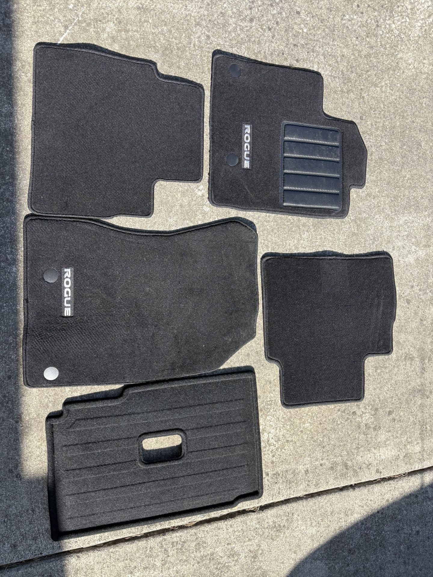 OEM Floor Mats And Rear Cargo Mat - 2022 Nissan Rogue SV