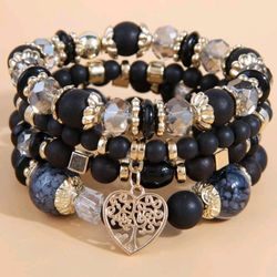 4 Pcs Atmospheric Retro Bohemian Bracelet Set – Layered Beaded Stretch 

Top Description:

This 4-piece retro Bohemian bracelet set features a warm mi